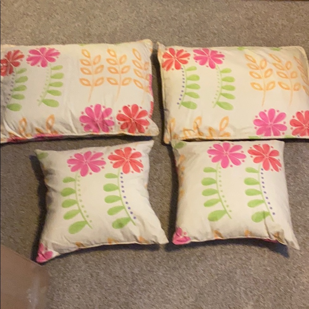 Decorative bedroom pillows.